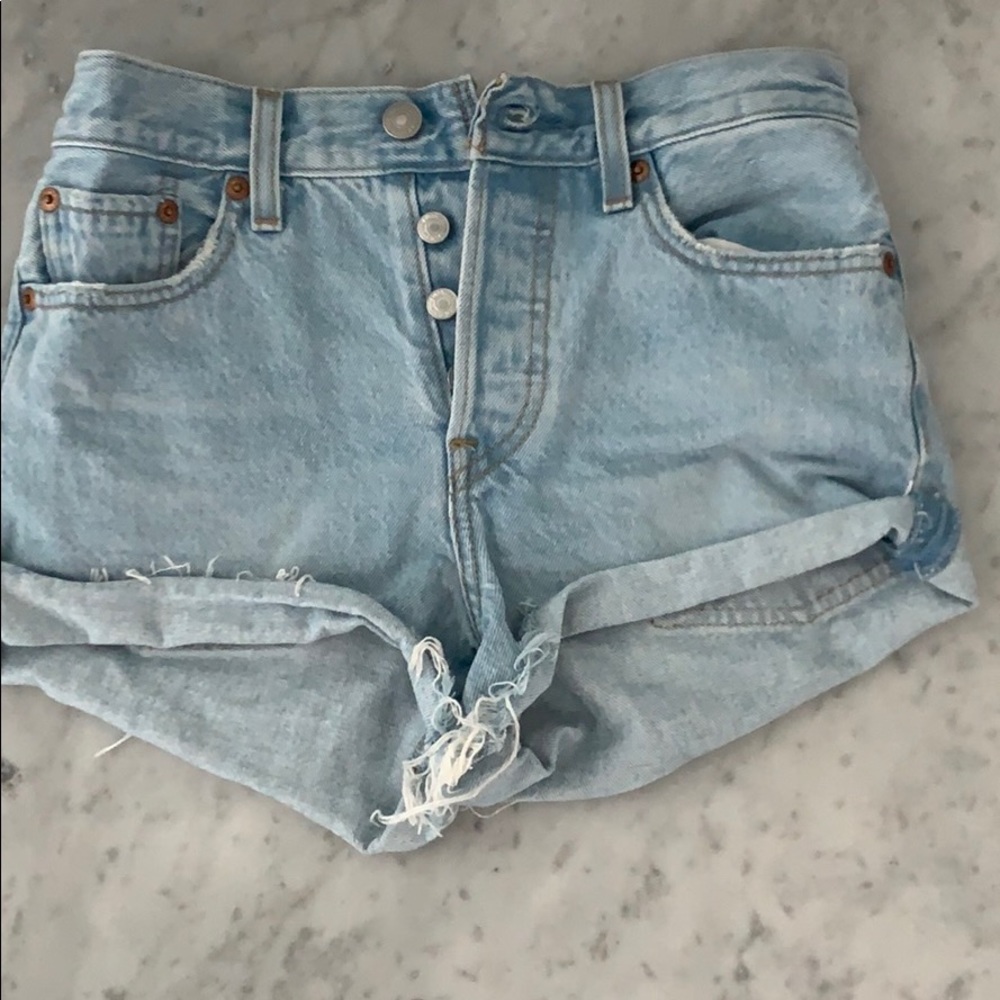 Levi’s light wash wedge shorts